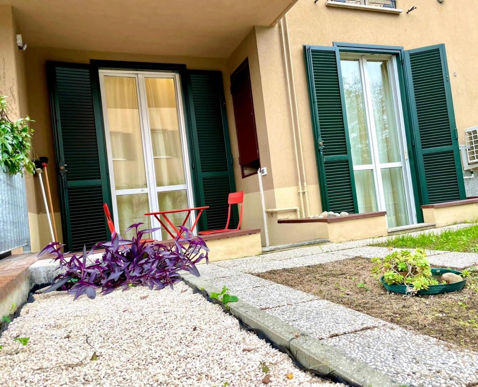 33 Borgo Ticino Lux Free Parking & Private Garden Apartment Pavia Exterior photo